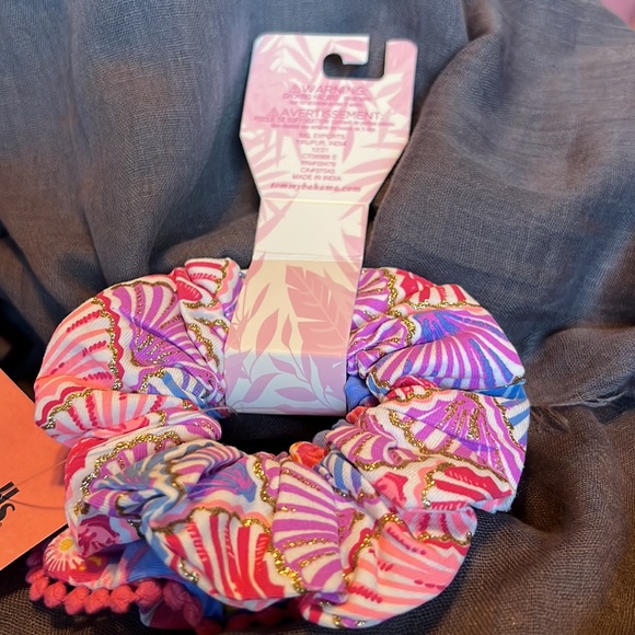 NWT Tommy Bahama Kids Hair Scrunchie - Picture 3 of 3